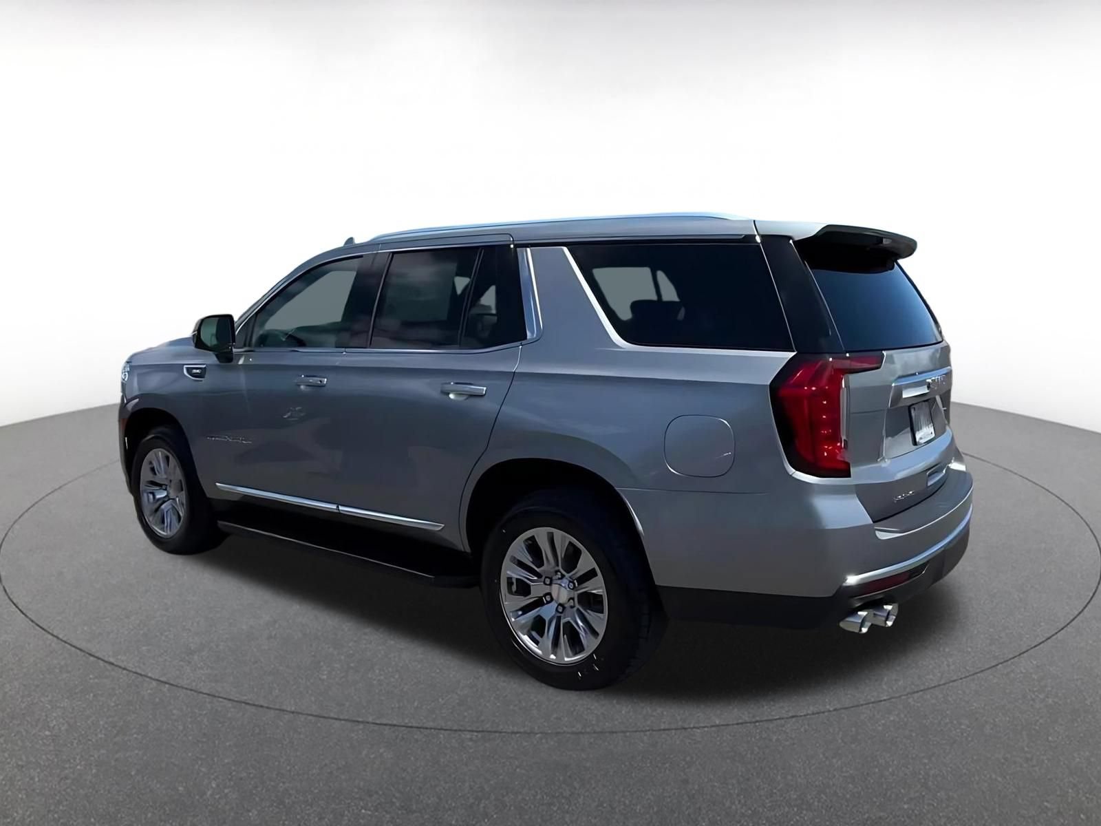 Used 2023 GMC Yukon Denali RWD image 9