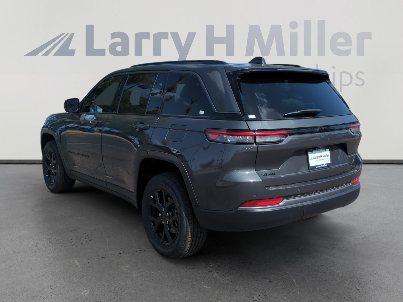 New 2026 Jeep Grand Cherokee Altitude AWD/4WD image 3