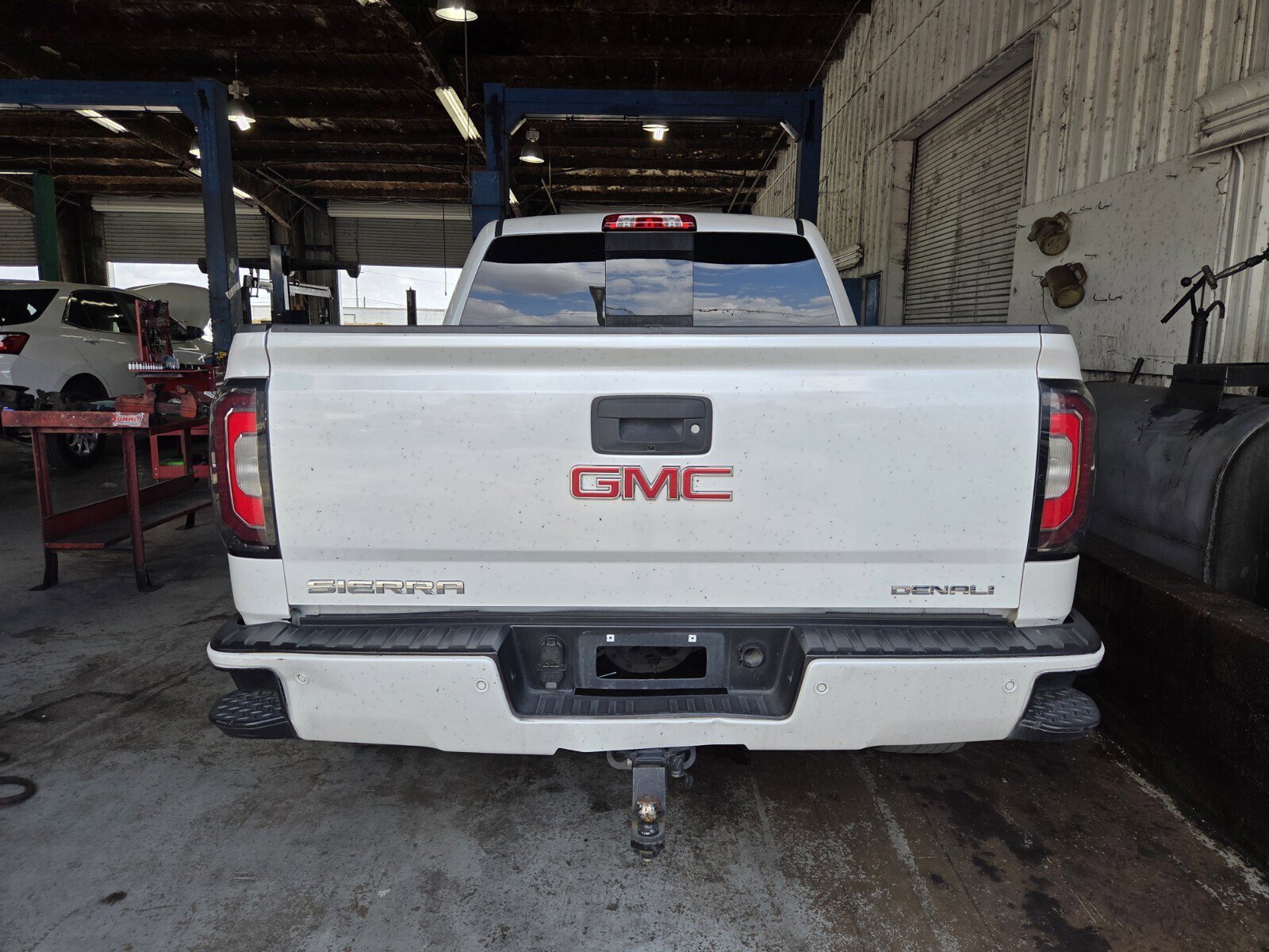 Used 2017 GMC Sierra 1500 Denali w/ Denali Ultimate Package image 3