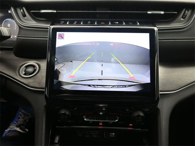 Used 2023 Jeep Grand Cherokee L Limited w/ Black Appearance Package image 12