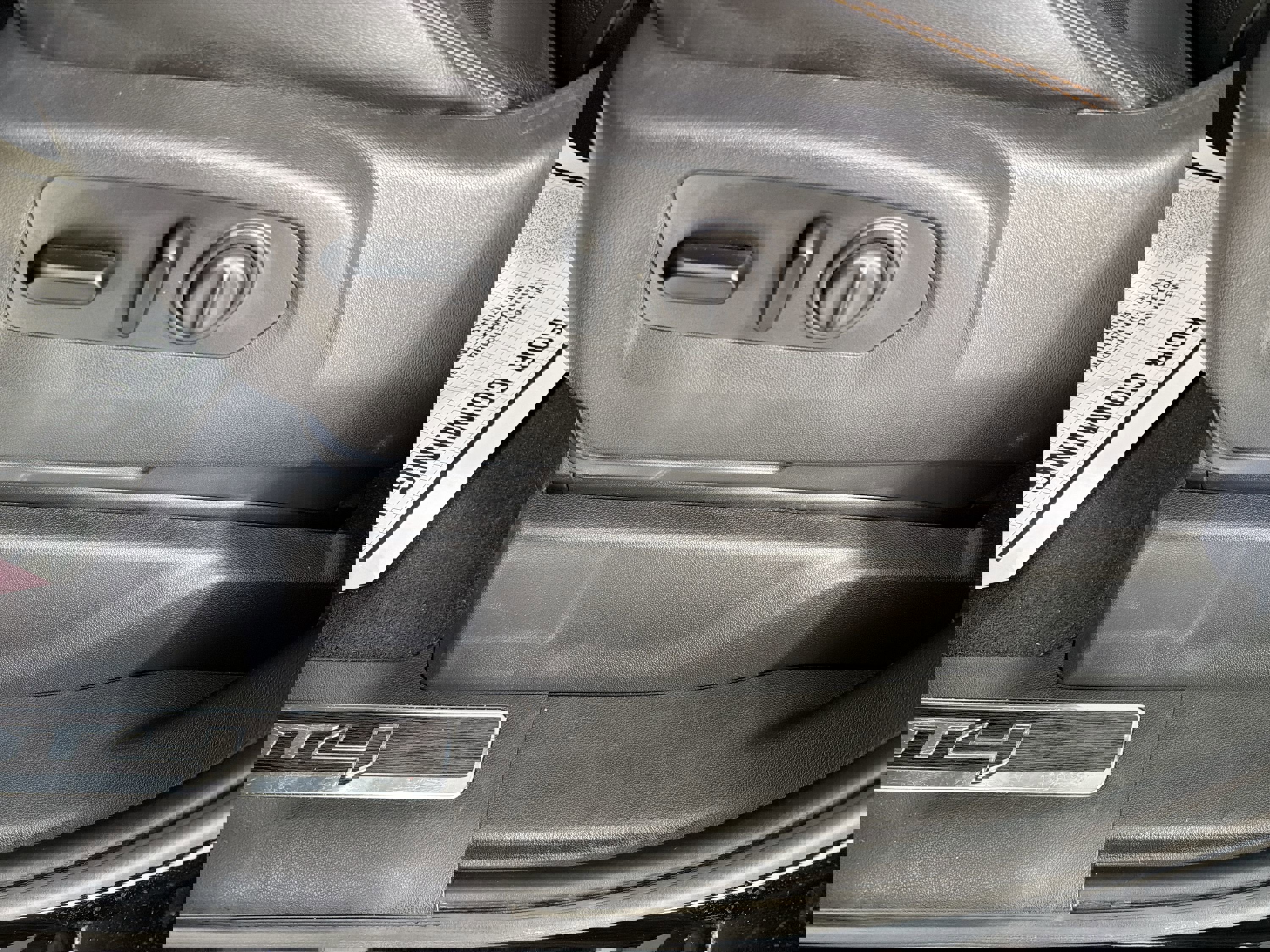 Used 2020 GMC Sierra 2500 AT4 w/ AT4 Premium Package image 11