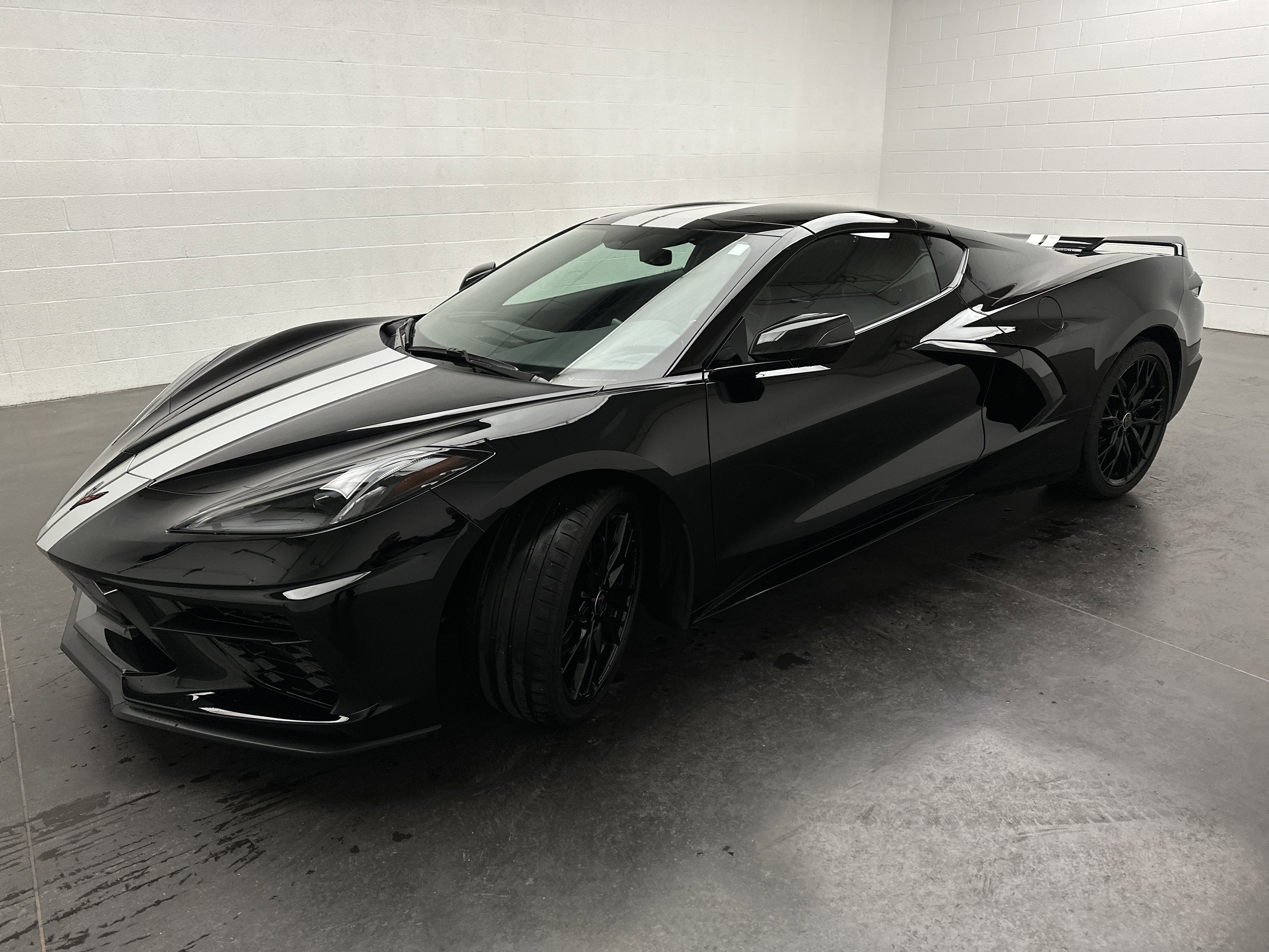 Used 2022 Chevrolet Corvette Stingray Coupe w/ Z51 Performance Package image 3