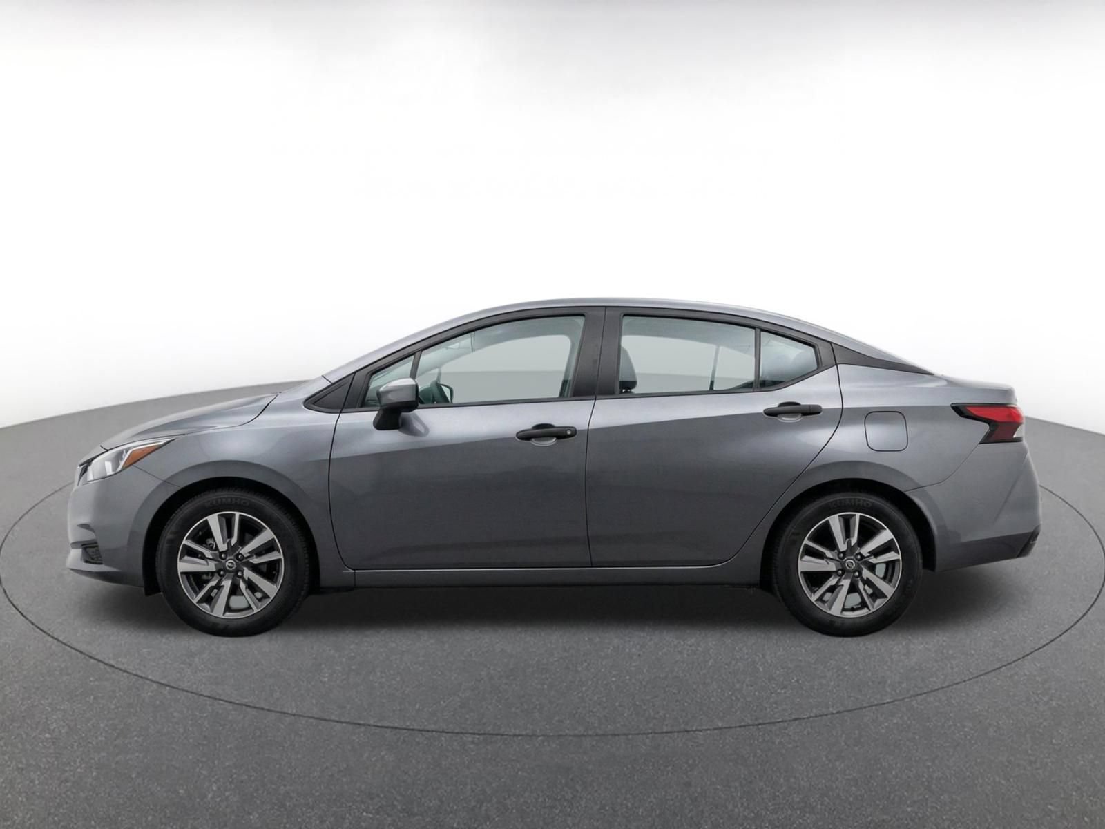 Used 2025 Nissan Versa SV FWD image 4
