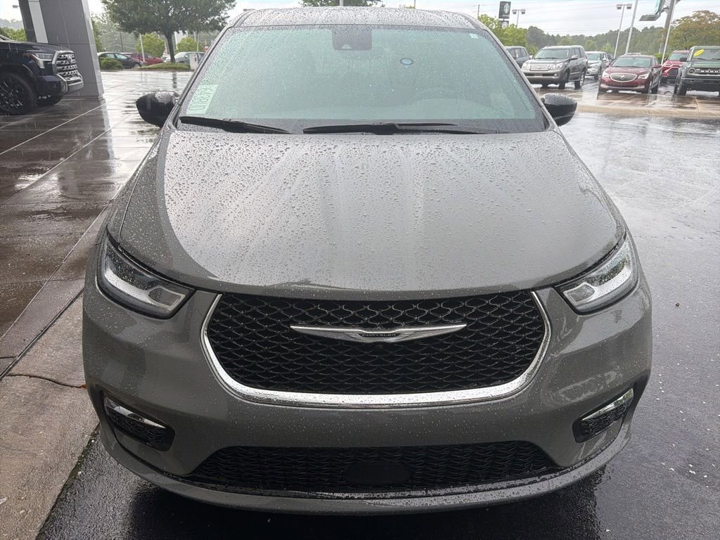 Used 2025 Chrysler Pacifica Select FWD image 4