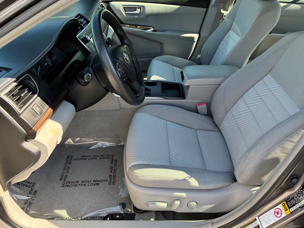 Used 2015 Toyota Camry LE FWD image 11