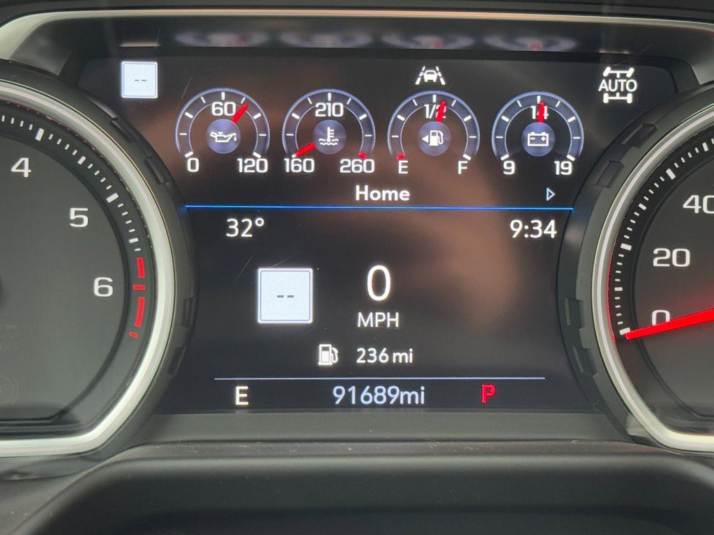 Used 2021 Chevrolet Suburban Premier w/ Premium Package image 21