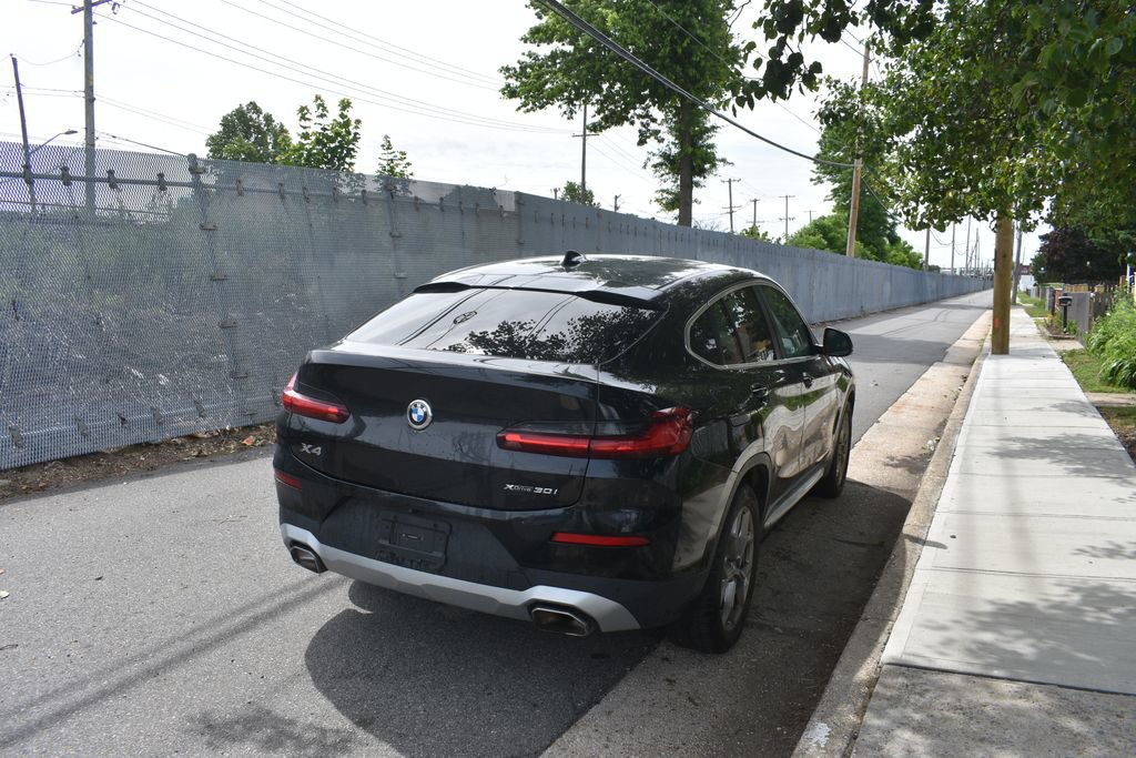 Used 2024 BMW X4 xDrive30i w/ Parking Assistance Package AWD/4WD image 5