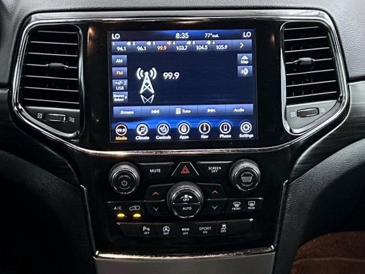 Used 2022 Jeep Grand Cherokee Laredo X AWD/4WD image 12