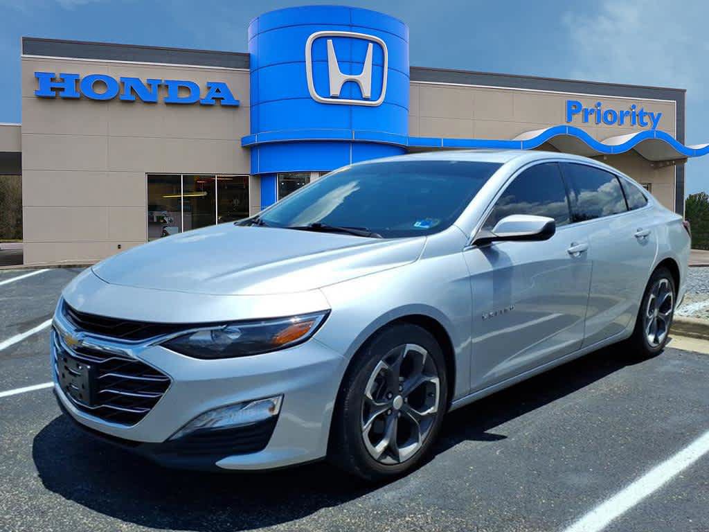 Used 2022 Chevrolet Malibu LT FWD image 1