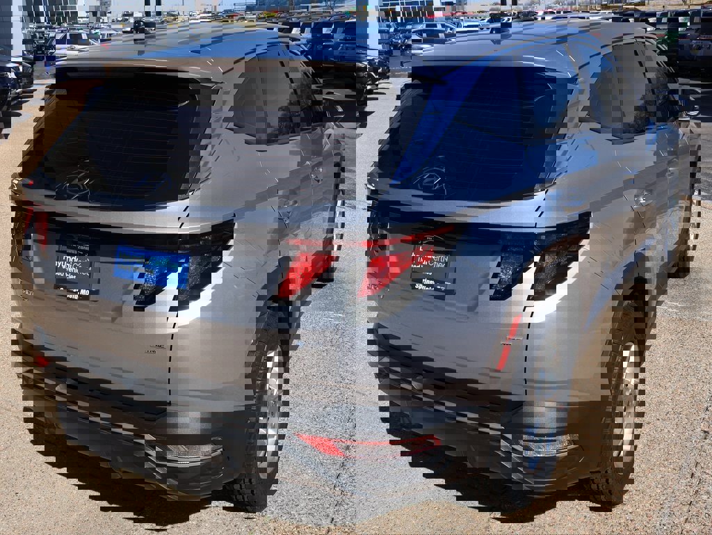 Certified 2024 Hyundai Tucson SE image 6