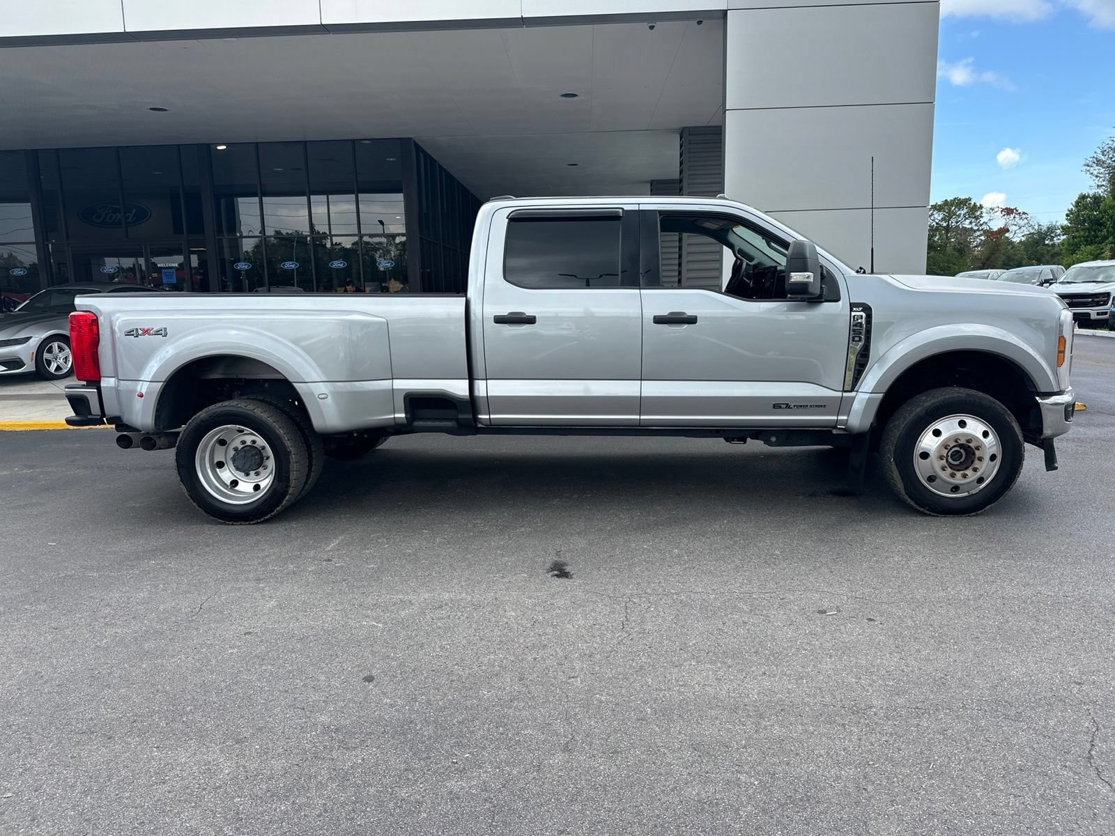 Used 2024 Ford F450 XLT AWD/4WD image 3