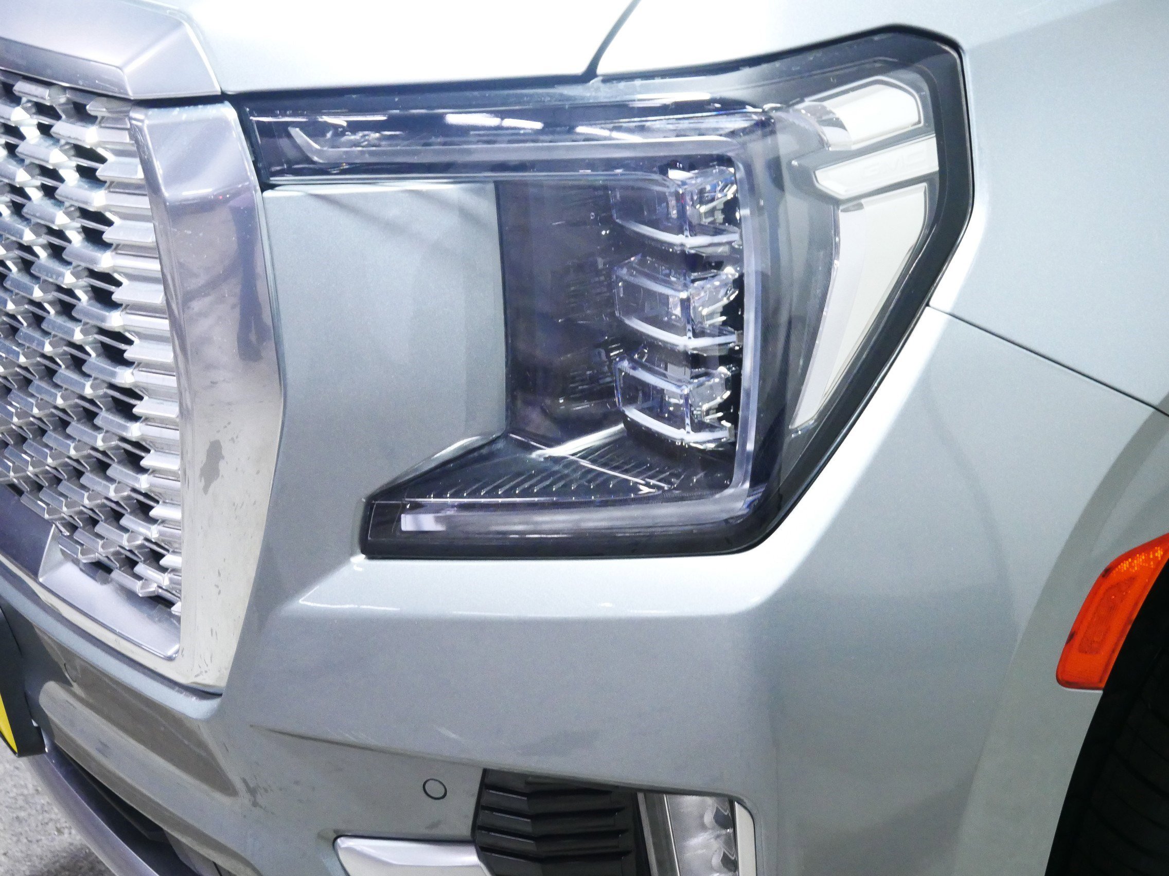 Used 2024 GMC Yukon XL Denali w/ Advanced Technology Package image 16