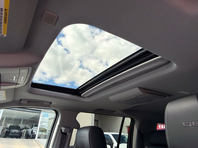 Used 2019 GMC Yukon XL Denali w/ Open Road Package AWD/4WD image 25