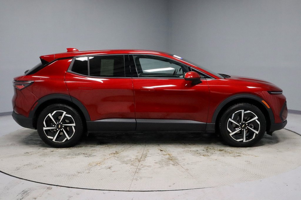 Used 2025 Chevrolet Equinox EV LT image 11