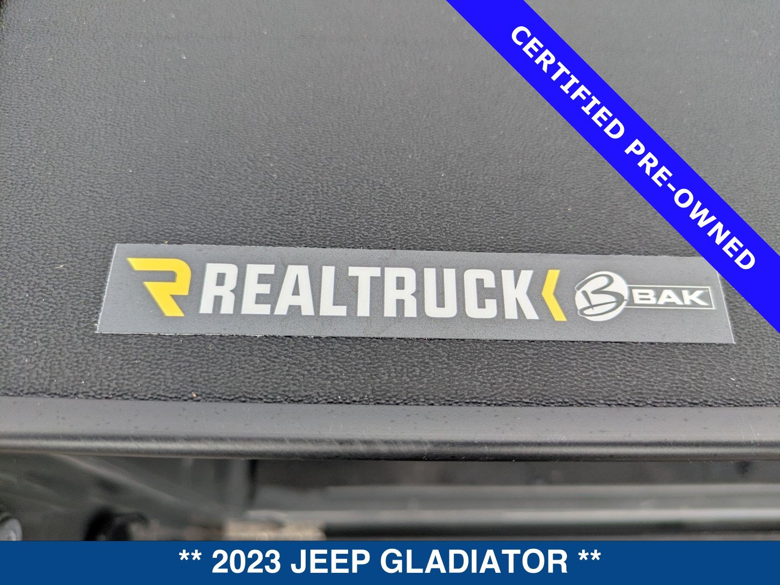Used 2023 Jeep Gladiator Overland AWD/4WD image 14
