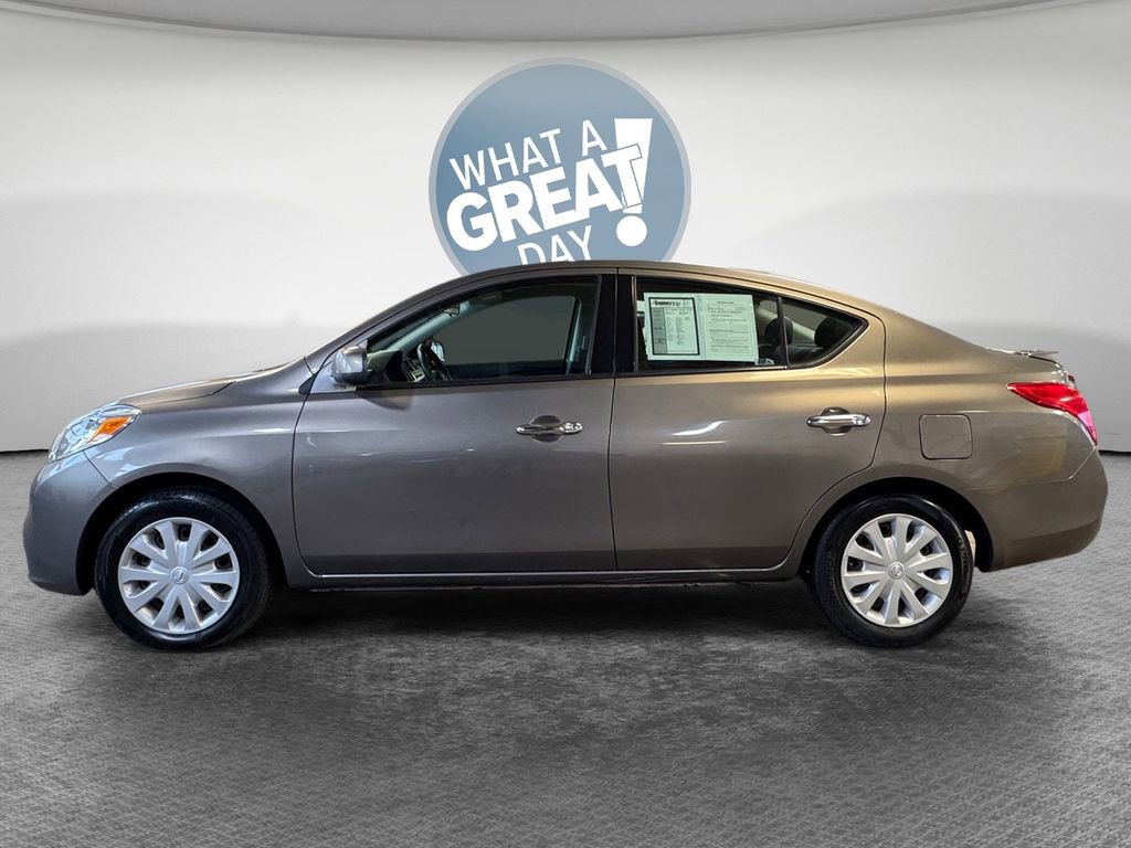 Used 2014 Nissan Versa SV image 7