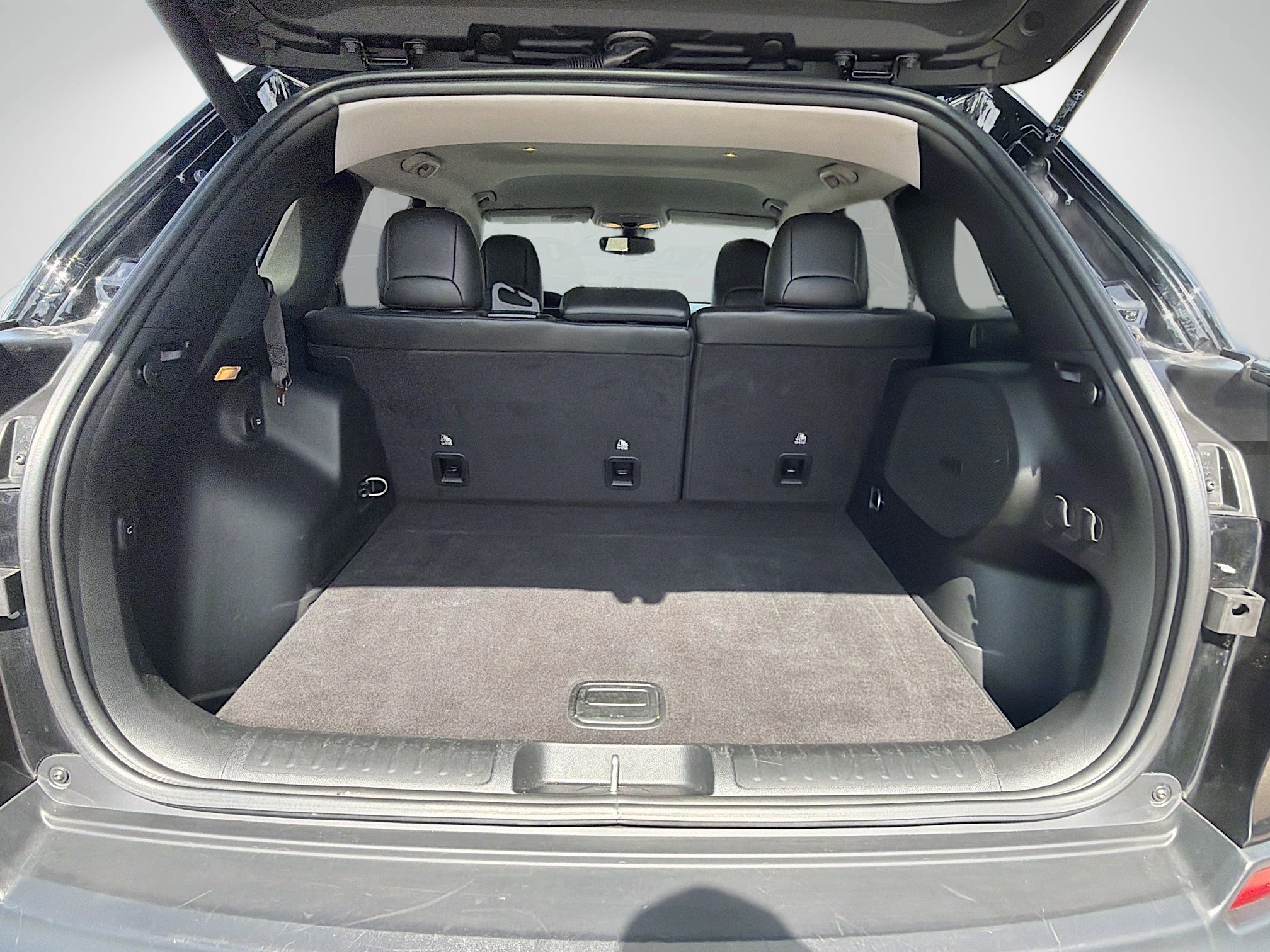 Used 2019 Jeep Cherokee Limited FWD image 11