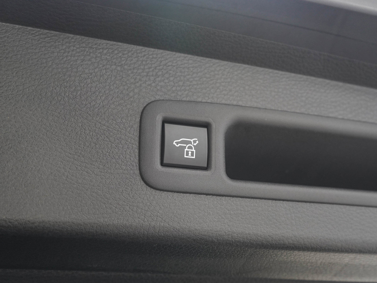 Used 2025 Toyota Sienna XLE w/ XLE Plus Package AWD/4WD image 11