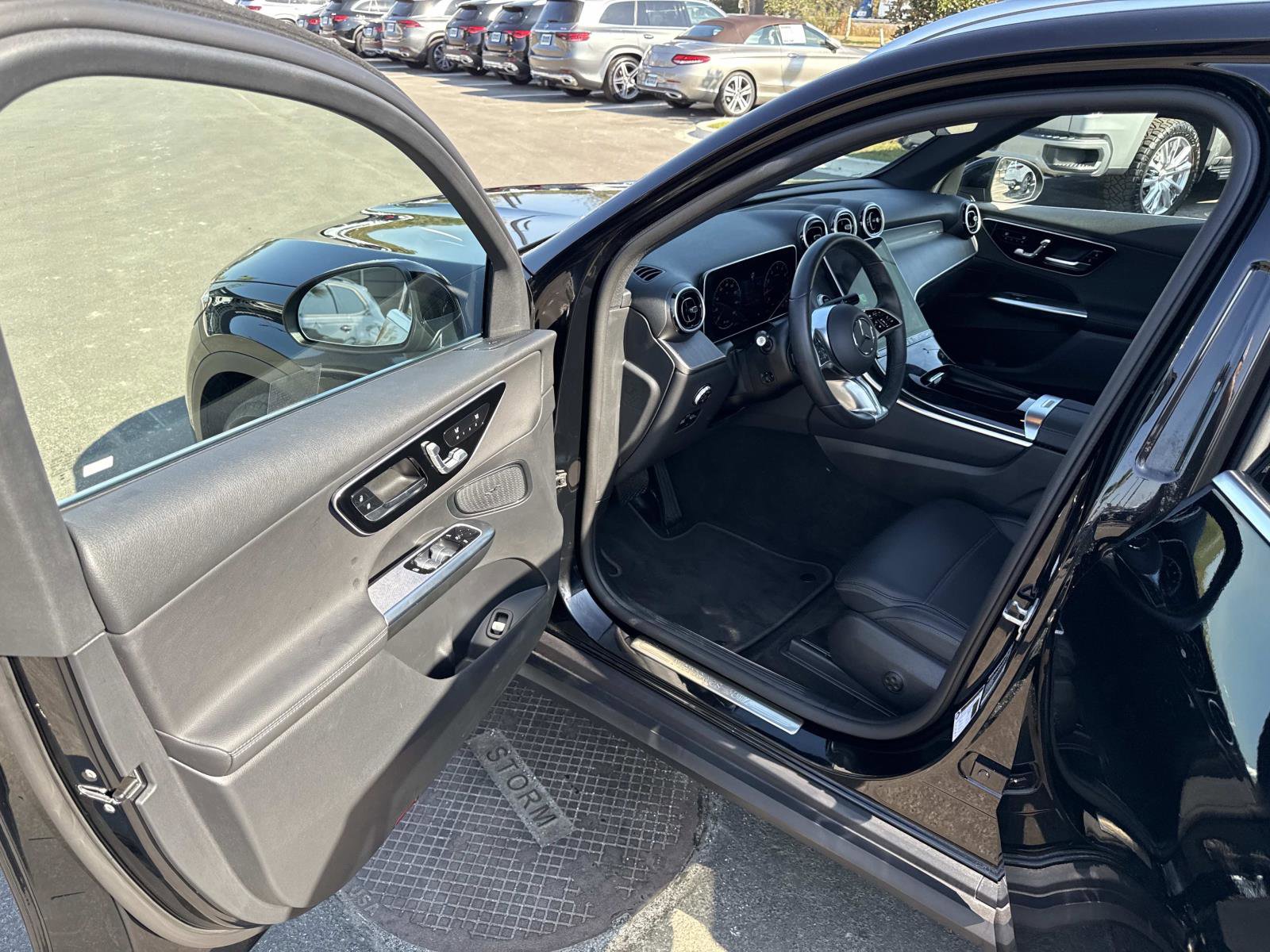 Used 2025 Mercedes-Benz GLC 300 image 19