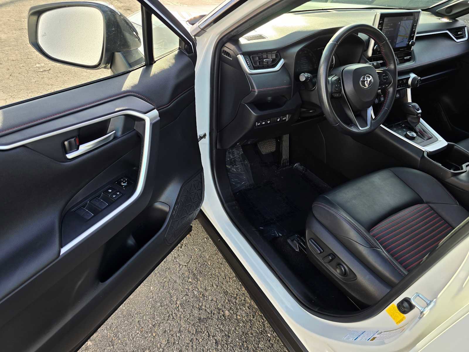 Used 2022 Toyota RAV4 XSE image 19