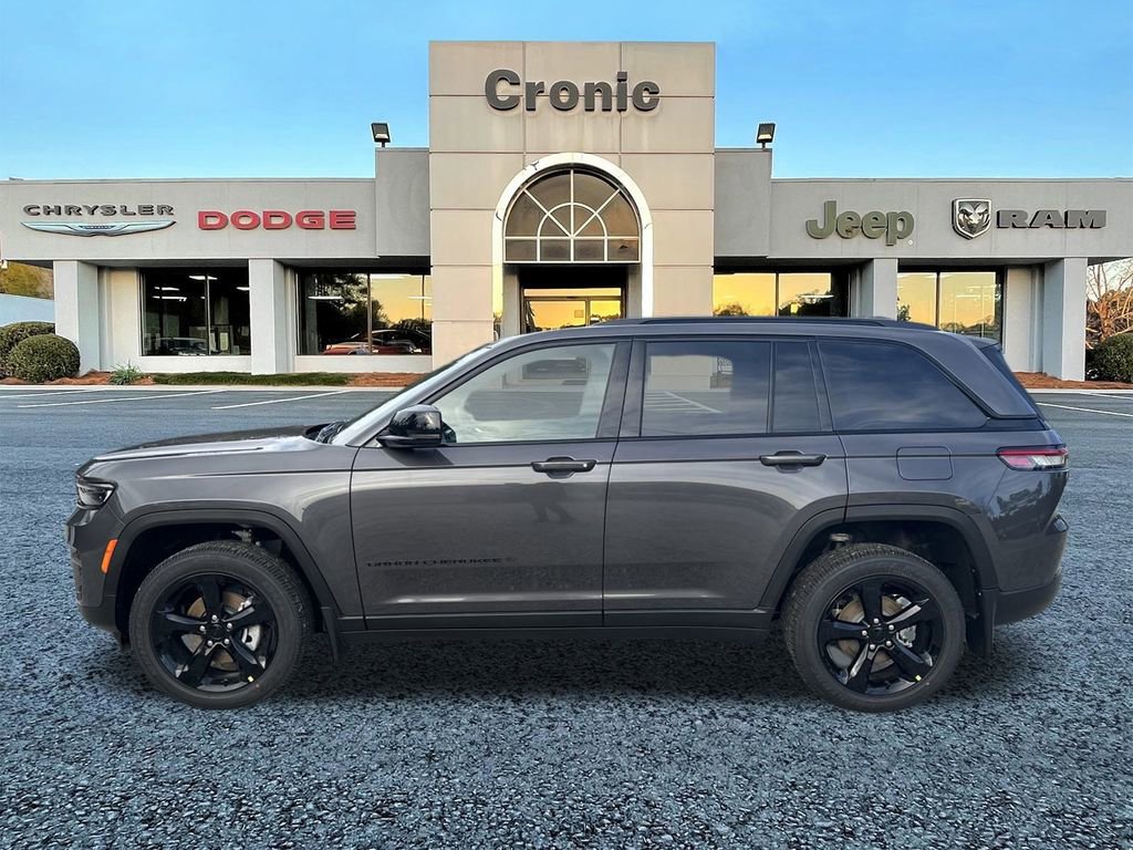 New 2025 Jeep Grand Cherokee Altitude image 6