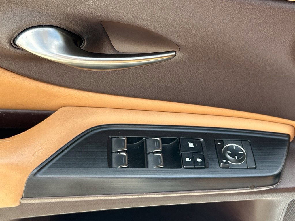 Used 2021 Lexus ES 350 w/ Accessory Package FWD image 18