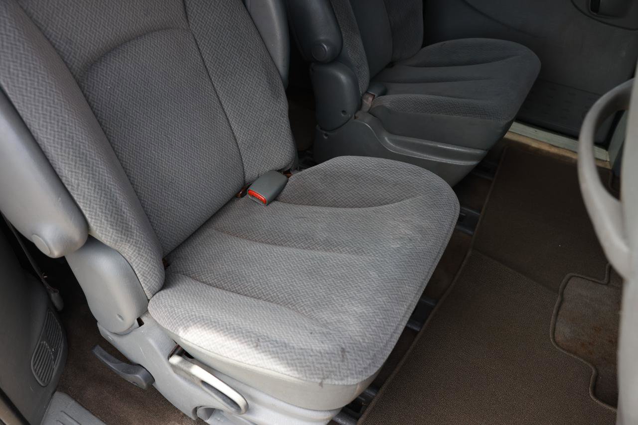 Used 2005 Dodge Grand Caravan SE w/ Popular Equipment Group I FWD image 12