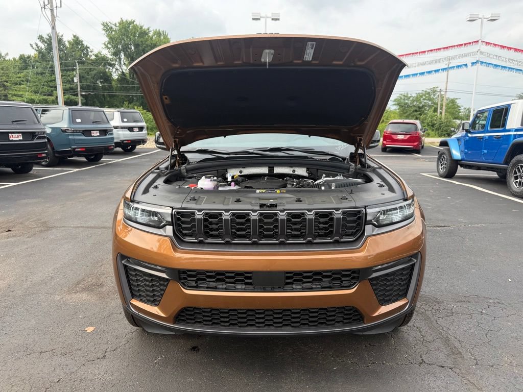 New 2026 Jeep Grand Cherokee Limited w/ Limited Altitude Package AWD/4WD image 56