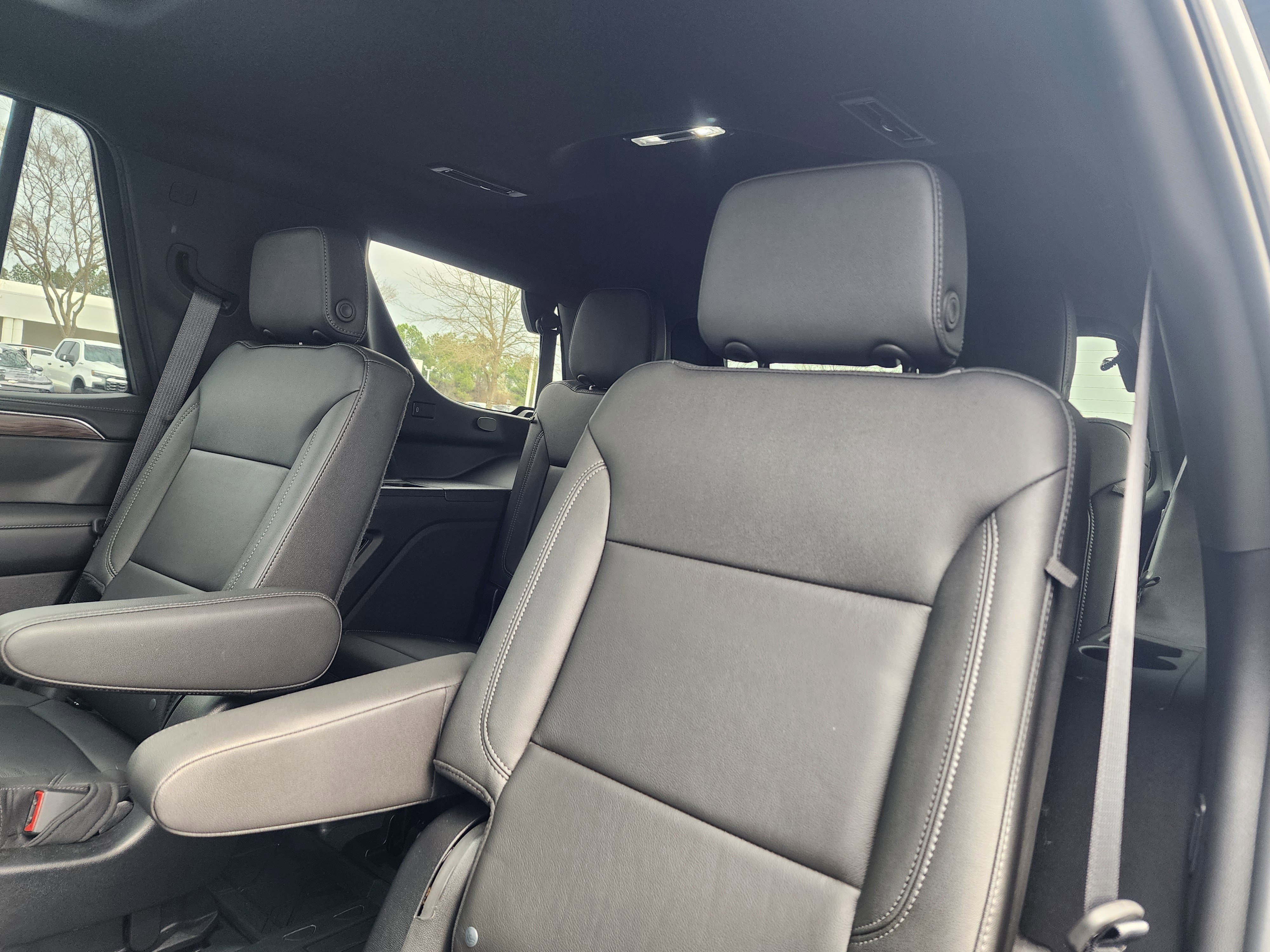 Used 2022 Chevrolet Tahoe Z71 w/ Z71 Off-Road Package image 13