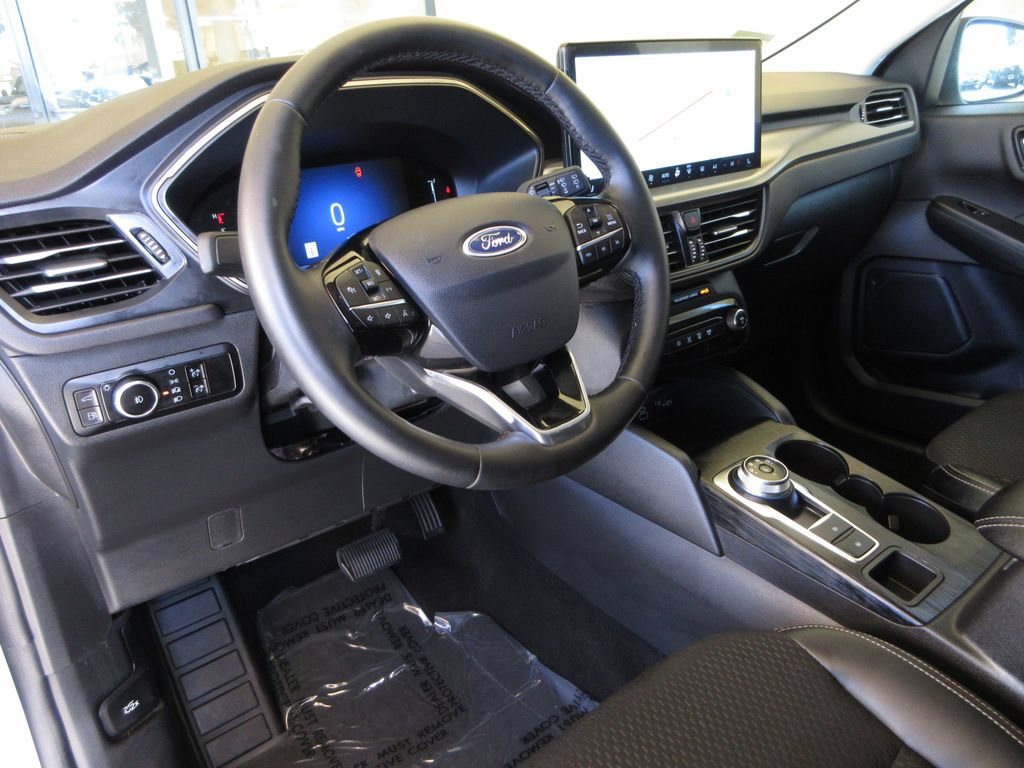 Certified 2025 Ford Escape SE FWD image 14