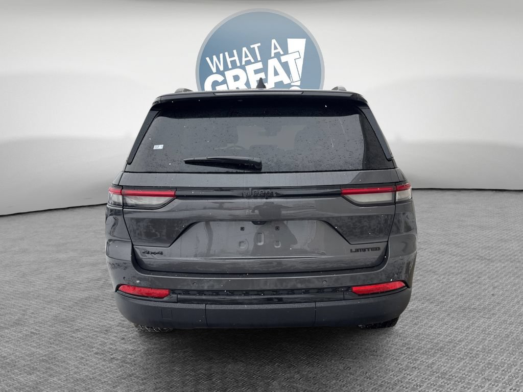 New 2025 Jeep Grand Cherokee Limited w/ Black Appearance Package AWD/4WD image 5