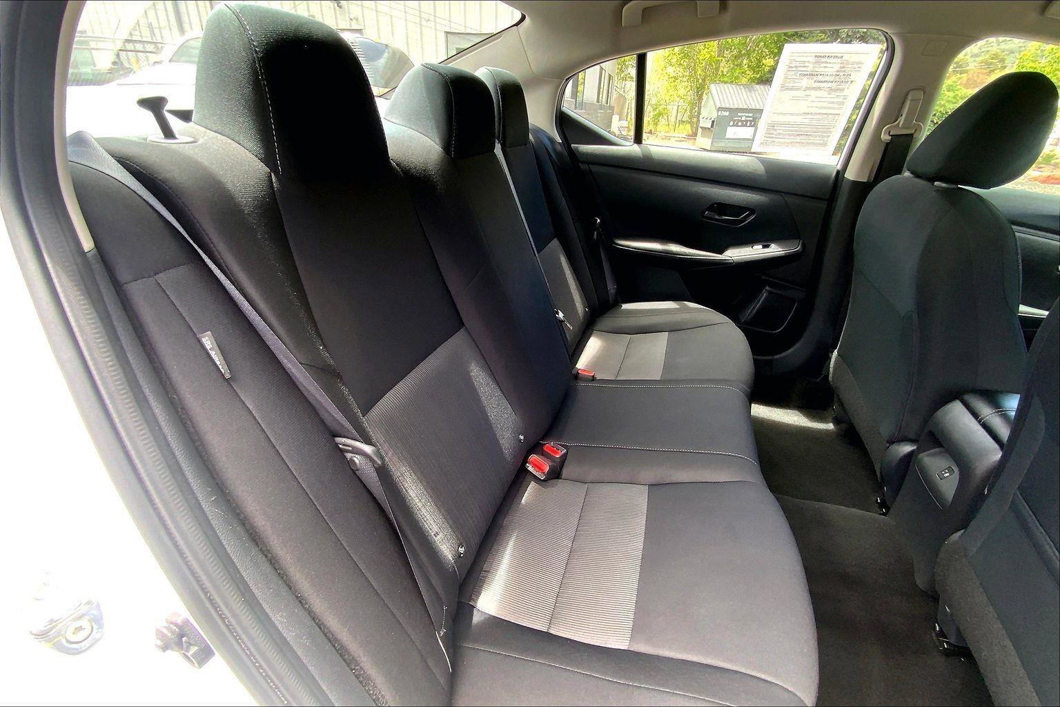 Used 2024 Nissan Sentra SV FWD image 27