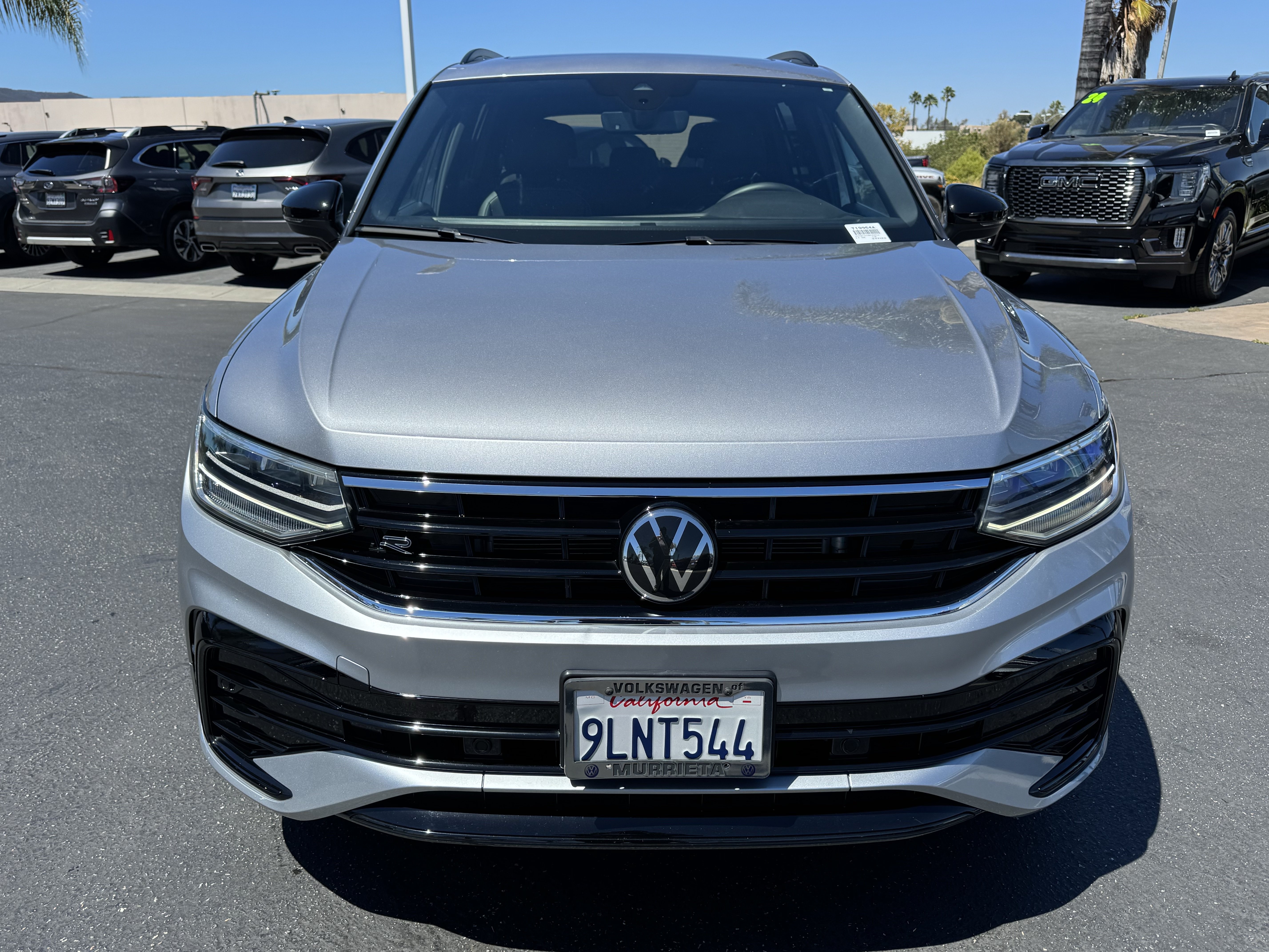 Used 2024 Volkswagen Tiguan SE R-Line FWD image 3