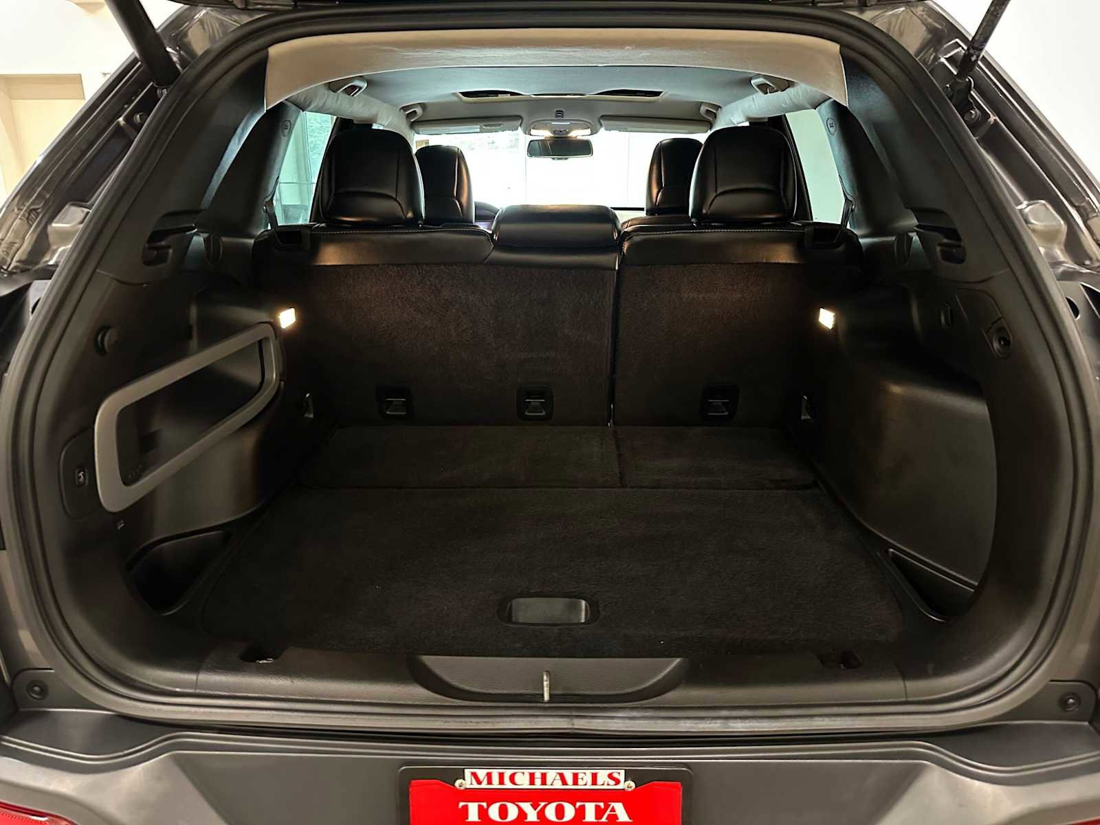 Used 2015 Jeep Cherokee Limited w/ Luxury Group image 33