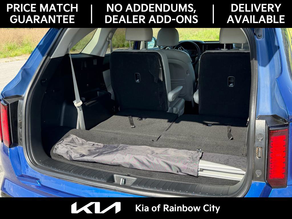Used 2022 Kia Sorento EX w/ Panoramic Sunroof Package FWD image 12