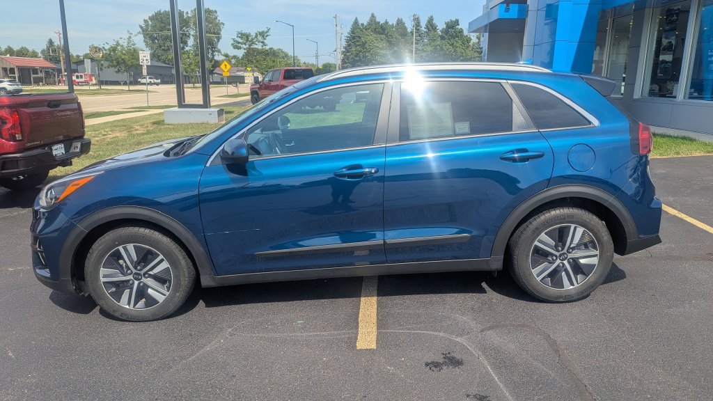 Used 2021 Kia Niro LXS FWD image 3
