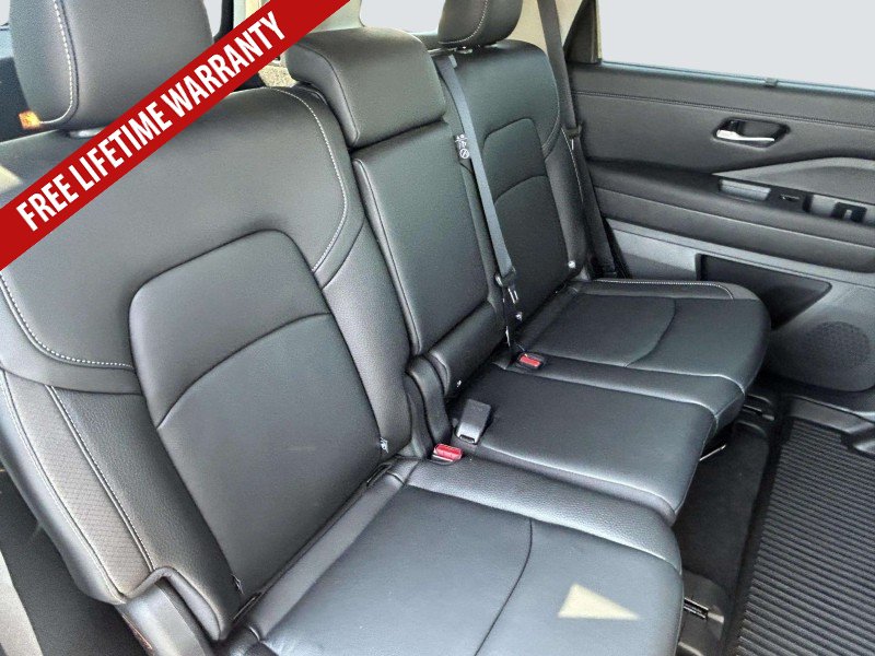 Used 2025 Nissan Pathfinder SL AWD/4WD image 25