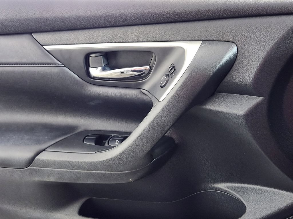 Used 2015 Nissan Altima 2.5 SV w/ Convenience Package FWD image 15