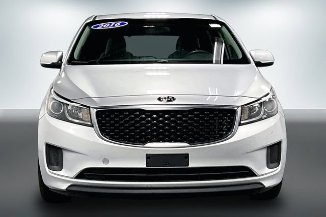 Used 2016 Kia Sedona L FWD image 2