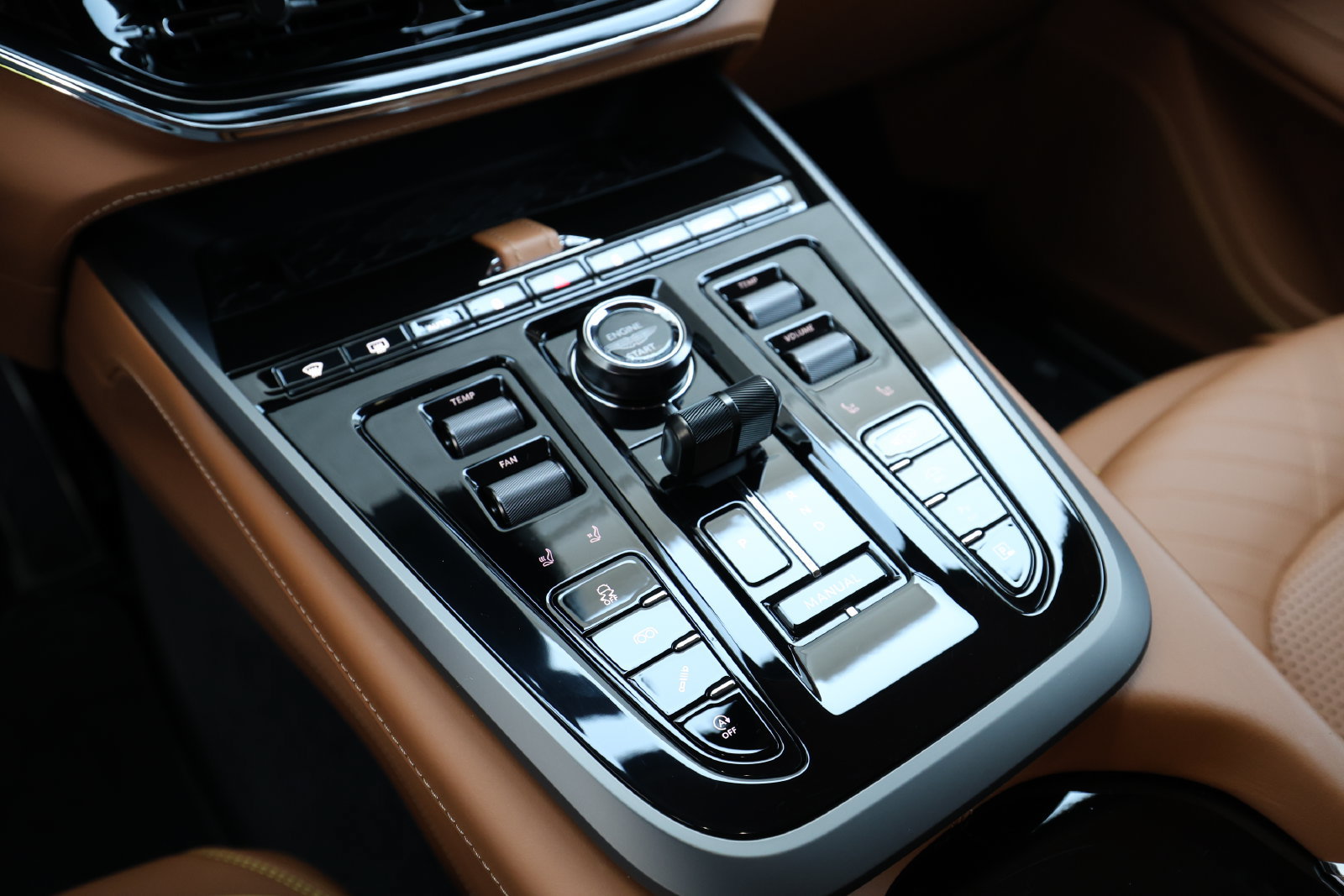 Used 2025 Aston Martin DBX 707 AWD/4WD image 27