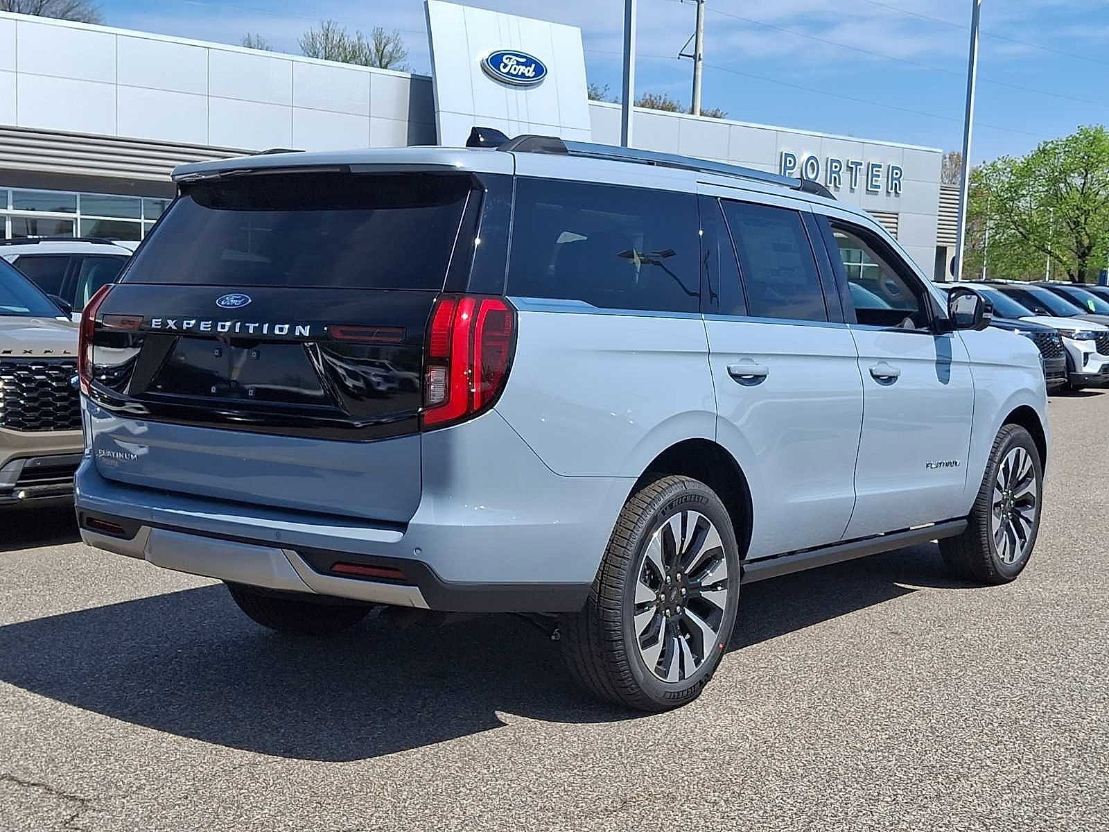 New 2026 Ford Expedition Platinum image 13
