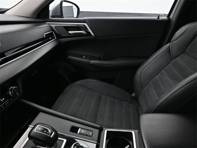 Used 2024 Mitsubishi Outlander SE image 13