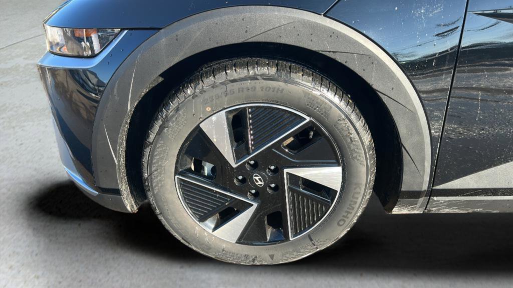 Certified 2025 Hyundai Ioniq 5 SE image 9