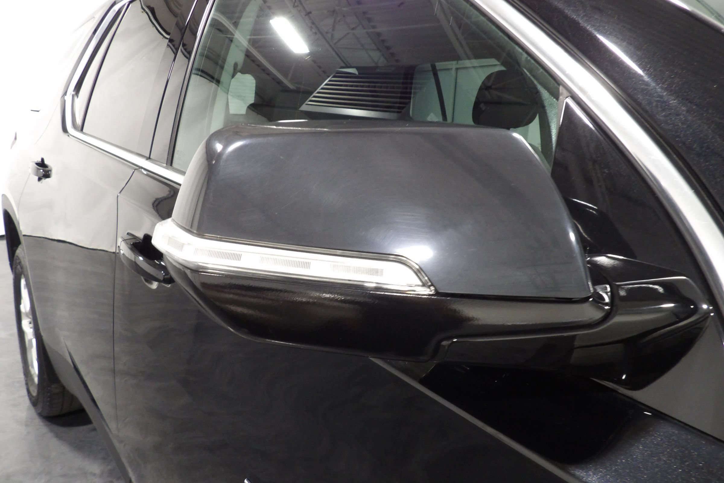 Used 2019 Chevrolet Traverse LT w/ LPO, Floor Liner Package AWD/4WD image 6