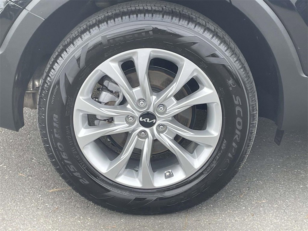 Used 2022 Kia Telluride LX image 8