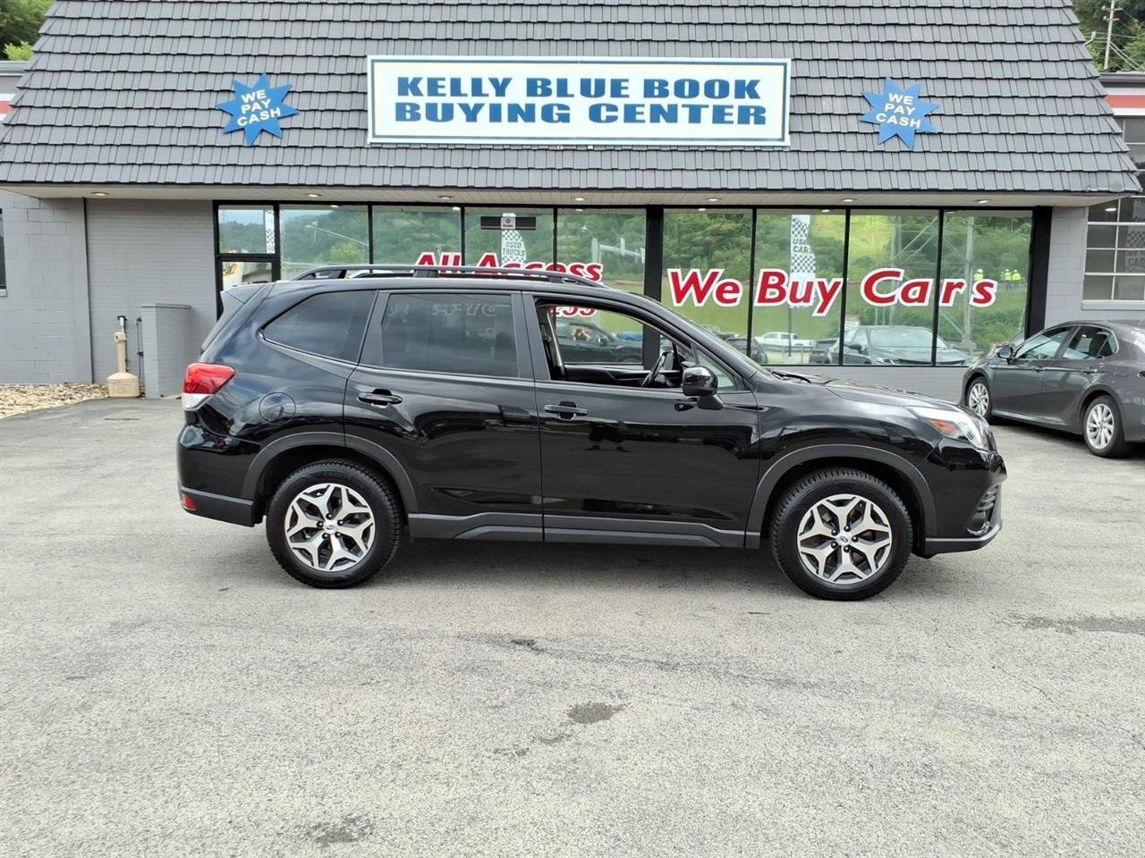 Used 2023 Subaru Forester Premium