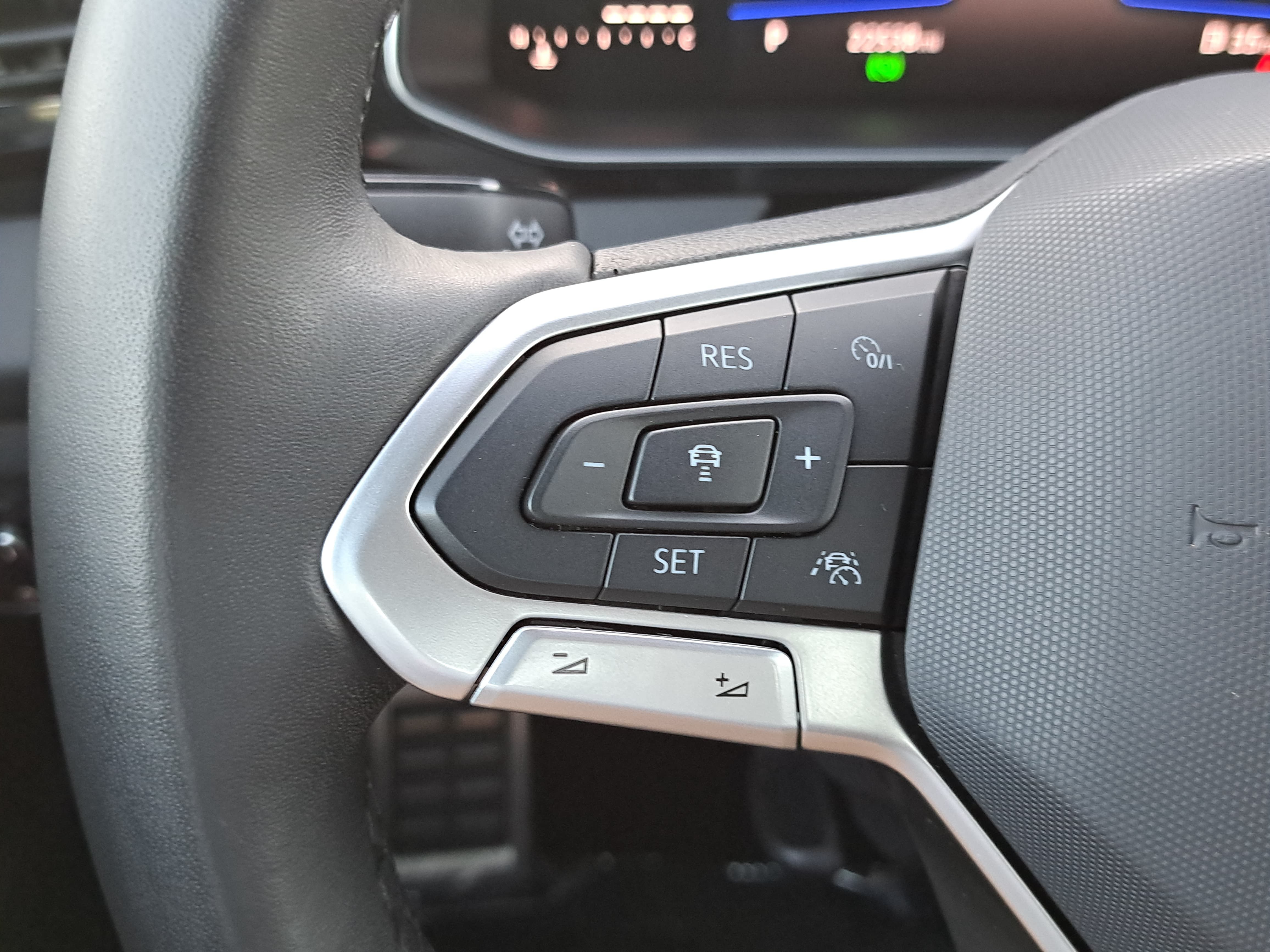 Certified 2025 Volkswagen Jetta Sport FWD image 17