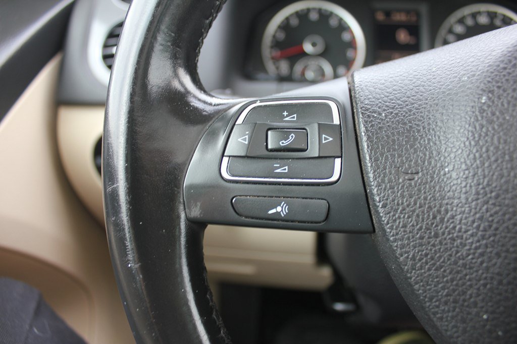 Used 2013 Volkswagen Tiguan SEL AWD/4WD image 12