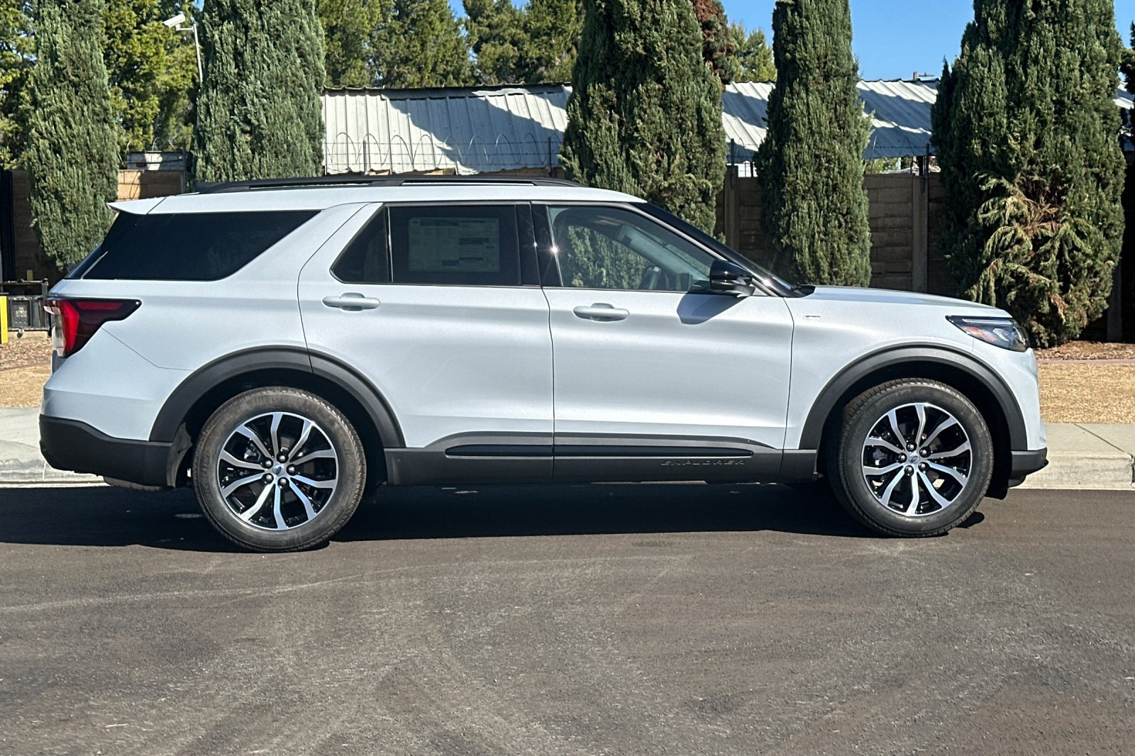 New 2026 Ford Explorer ST-Line RWD image 3