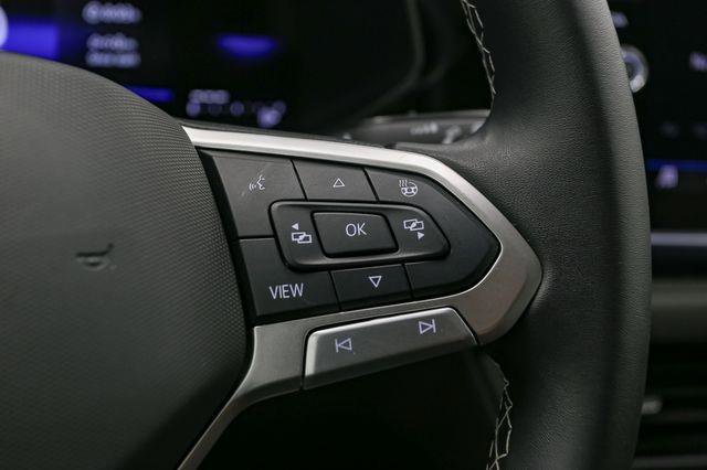 Certified 2024 Volkswagen Taos SE image 40